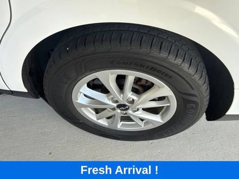 Used 2024 Kia Carnival LX FWD image 19