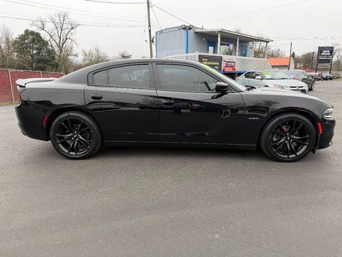 Used 2017 Dodge Charger R/T w/ Navigation & Travel Group image 21