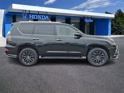 Used 2023 Lexus GX 460 Luxury w/ Sport Design Package image 25