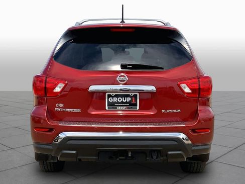 Used 2017 Nissan Pathfinder Platinum FWD image 5