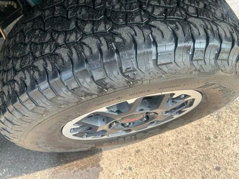 Used 2022 Toyota Tacoma SR image 7