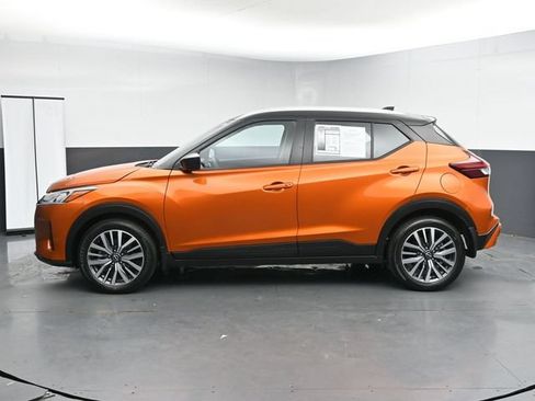 Used 2024 Nissan Kicks SV FWD image 5