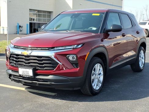Used 2025 Chevrolet TrailBlazer LS w/ LS Convenience Package image 2