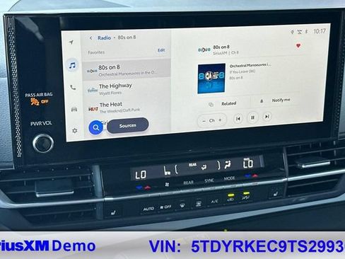Certified 2026 Toyota Sienna XLE FWD image 35