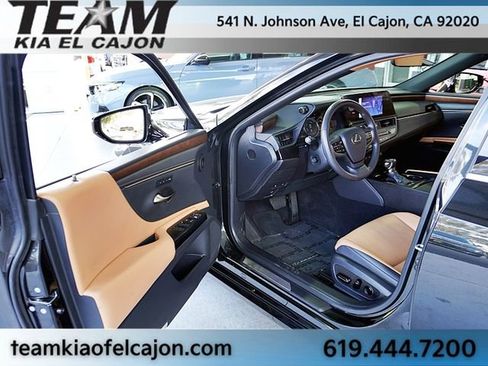 Used 2023 Lexus ES 300h w/ Premium Package image 43