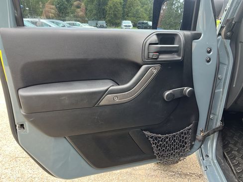 Used 2014 Jeep Wrangler Sport AWD/4WD image 18