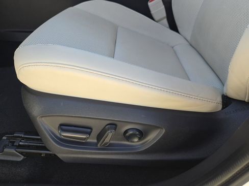 Used 2023 Toyota Crown Limited image 26