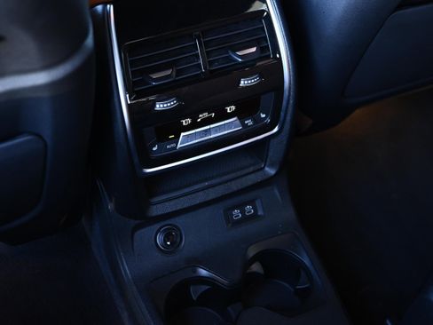 Certified 2025 BMW X7 xDrive40i w/ Executive Package image 26