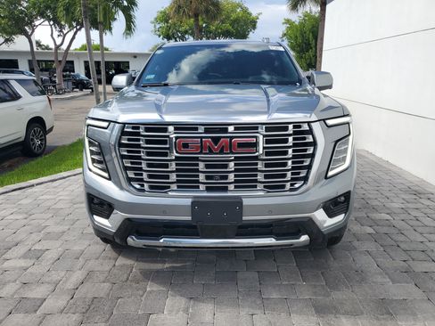 Used 2025 GMC Yukon XL Denali AWD/4WD image 2
