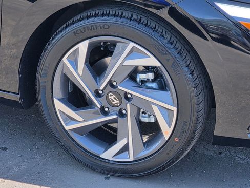 New 2025 Hyundai Elantra Sport image 5