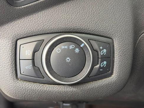 Certified 2017 Ford Escape SE w/ SE Leather Comfort Package image 20