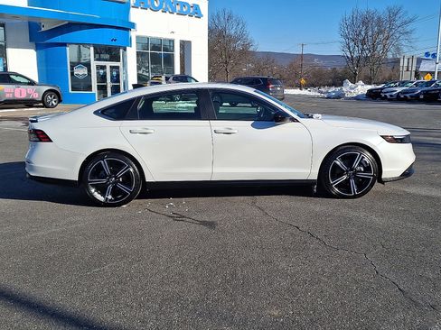 Used 2024 Honda Accord Sport image 7