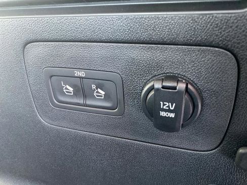 Used 2024 Kia Sorento S image 16