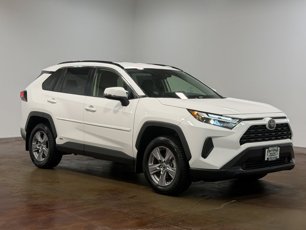 Used 2025 Toyota RAV4 XLE AWD/4WD image 22