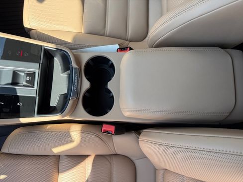 New 2026 Porsche Macan Turbo image 18