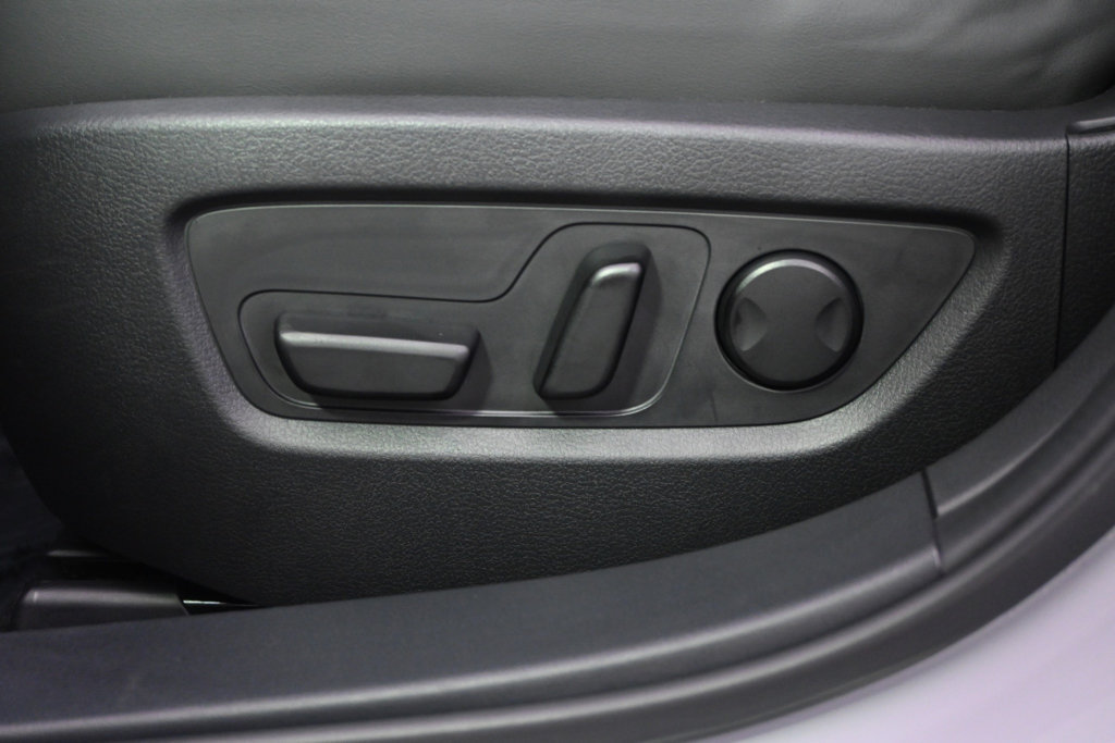 Used 2025 MAZDA CX-30 AWD 2.5 S w/ Premium Package image 14