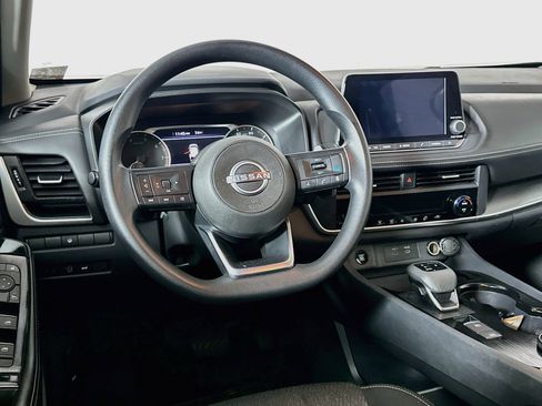 Used 2024 Nissan Rogue SV AWD/4WD image 18