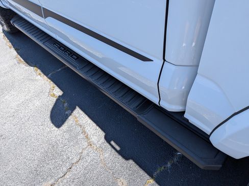 Used 2022 Ford F150 XLT w/ Equipment Group 302A High image 13