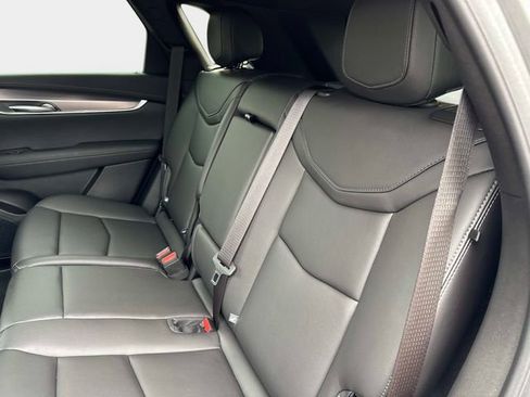 New 2025 Cadillac XT5 Luxury image 12