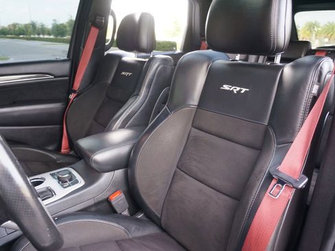 Used 2020 Jeep Grand Cherokee SRT image 29