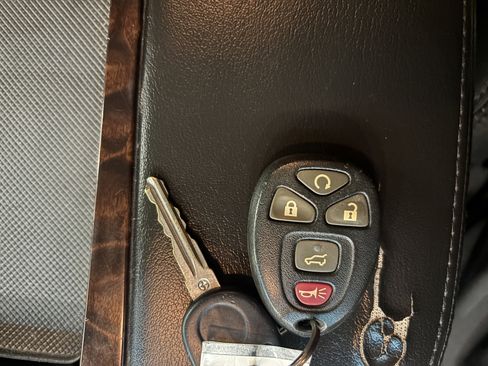 Used 2011 GMC Yukon XL Denali image 26