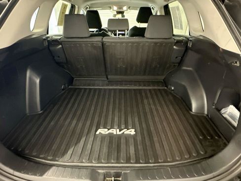 Used 2019 Toyota RAV4 LE w/ All Weather Liner Package AWD/4WD image 29