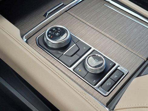 Used 2024 Ford Expedition Max Limited image 26