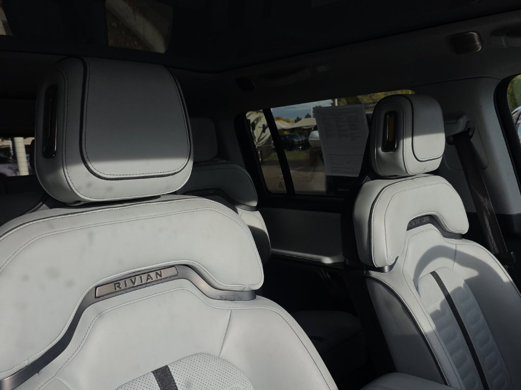 Used 2025 Rivian R1S Adventure Dual AWD/4WD image 16