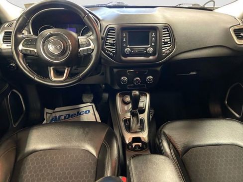 Used 2018 Jeep Compass Latitude image 10