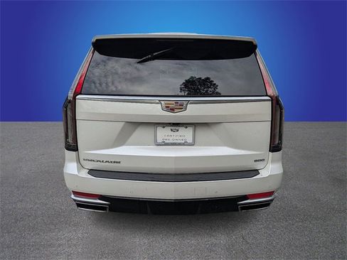 Used 2023 Cadillac Escalade ESV Premium Luxury image 4