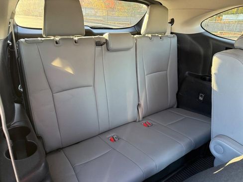 Certified 2022 Toyota Highlander Limited image 13