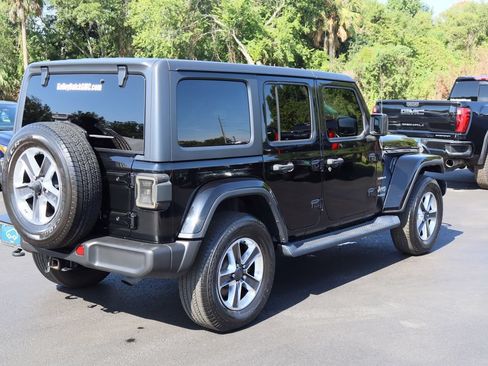 Used 2020 Jeep Wrangler Unlimited Sahara AWD/4WD image 9