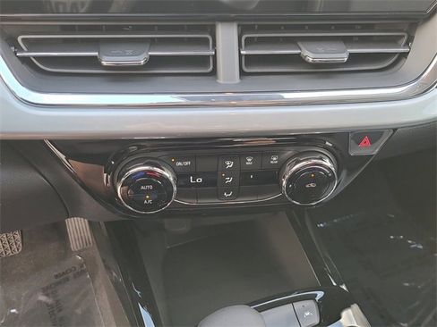 New 2026 Chevrolet Trax LT image 33