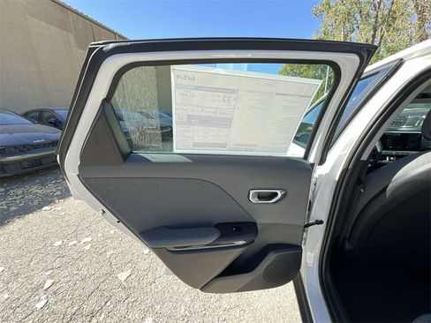New 2025 Kia K4 EX image 26