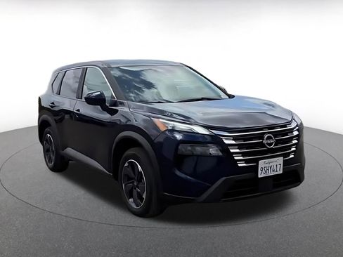 Used 2025 Nissan Rogue SV FWD image 3