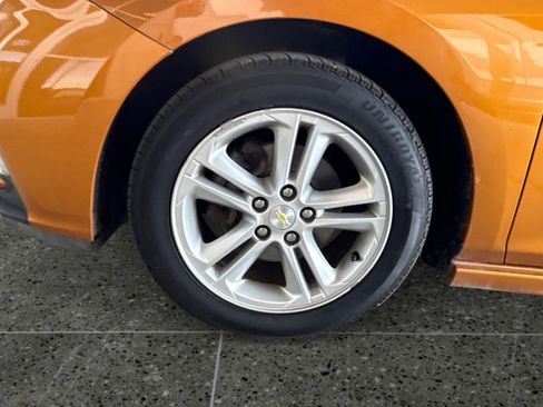 Used 2017 Chevrolet Cruze LT w/ Convenience Package image 20