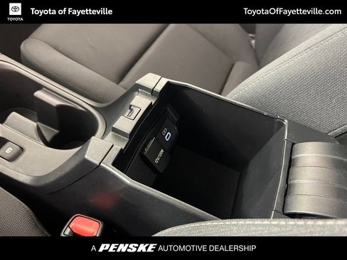 Used 2025 Toyota Corolla LE FWD image 38