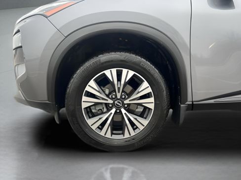 Used 2023 Nissan Rogue SV image 11