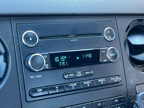 Used 2016 Ford F550 2WD Regular Cab Super Duty image 15