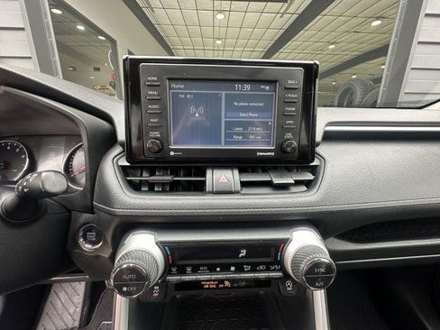 Used 2020 Toyota RAV4 XLE w/ Convenience Package FWD image 20