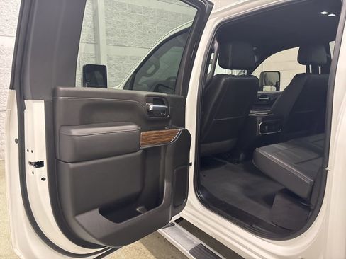 Used 2022 Chevrolet Silverado 3500 High Country w/ Z71 Off-Road Package image 26