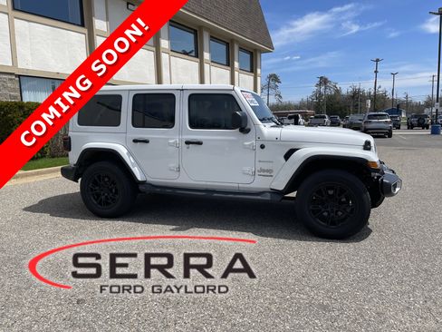 Used 2018 Jeep Wrangler Unlimited Sahara w/ Uconnect 4C Nav & Sound Group AWD/4WD image 1