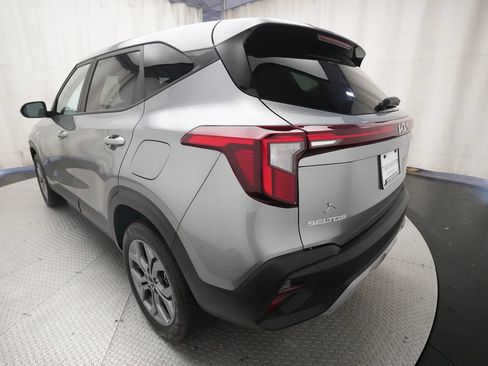 Used 2024 Kia Seltos LX AWD/4WD image 32