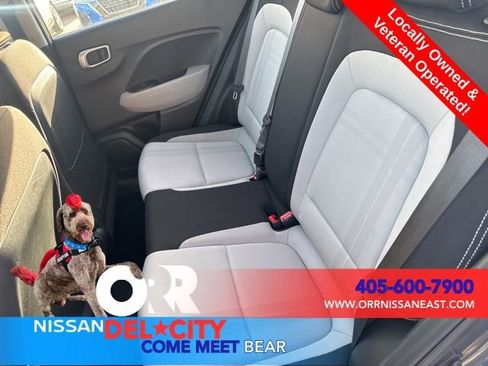 Used 2025 Hyundai Venue SEL FWD image 11