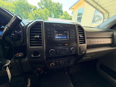 Used 2019 Ford F550 2WD Regular Cab Super Duty image 19