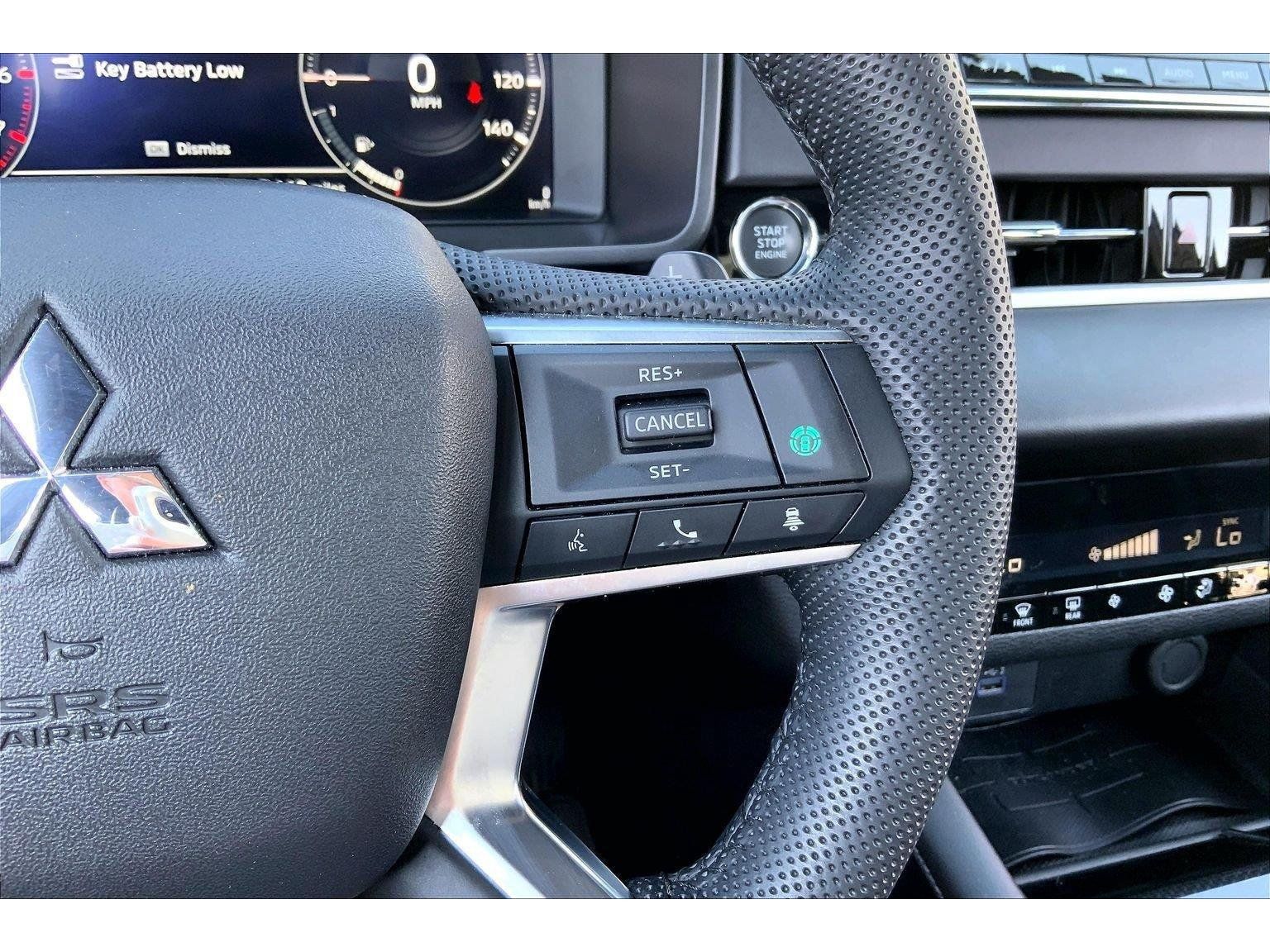Used 2023 Mitsubishi Outlander SE Black Edition AWD/4WD image 18