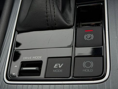 Used 2022 Toyota Sienna XSE image 27