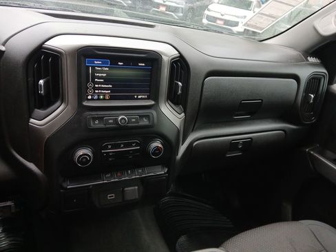 Used 2019 Chevrolet Silverado 1500 Custom w/ Custom Value Package image 17