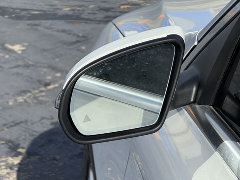 Used 2018 Mercedes-Benz GLC 300 w/ Premium Package image 12