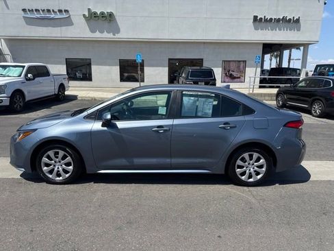 Used 2025 Toyota Corolla LE FWD image 2